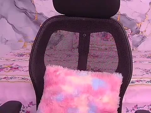 Snapshot of bold-smirthii chatting on 02.15.26 bold-smirthii online show from 02.15.26