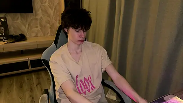 Snapshot of Eddy_Blare chatting on 01.13.26 Eddy Blare online show from 01.13.26