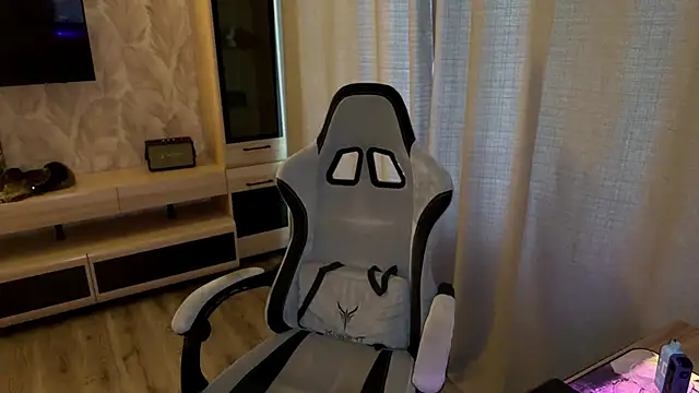 Snapshot of Eddy_Blare chatting on 01.14.26 Eddy Blare online show from 01.14.26