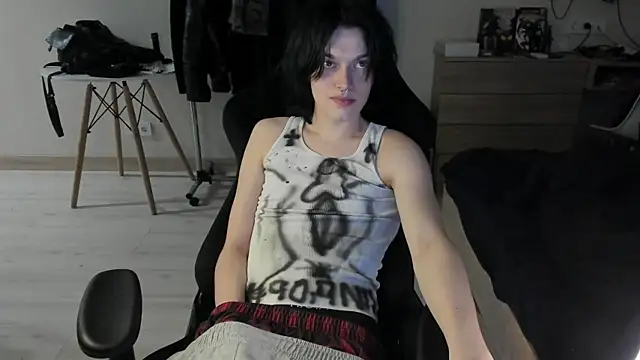 Snapshot of JohnGaliano chatting on 06.04.26 JohnGaliano online show from 06.04.26