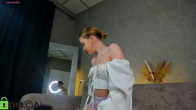 Snapshot of betty_brianna chatting on 01.14.26 betty brianna online show from 01.14.26