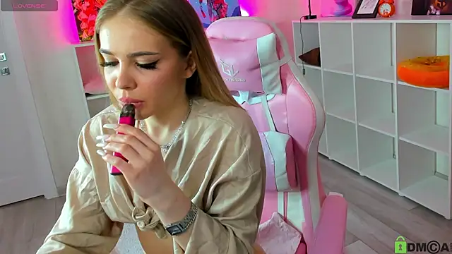 Snapshot of betty_brianna chatting on 01.15.26 betty brianna online show from 01.15.26