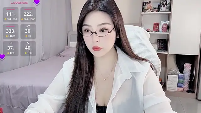 Snapshot of Ogravity_ chatting on 04.01.26 Ogravity online show from 04.01.26