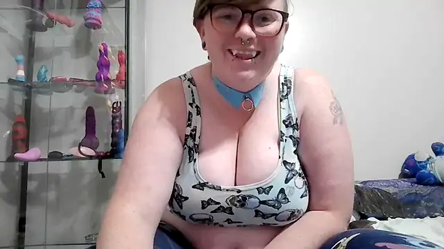 Snapshot of Pupghostt chatting on 12.21.25 Pupghostt online show from 12.21.25