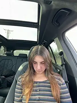 Snapshot of Just-Dori chatting on 12.21.25 Just-Dori online show from 12.21.25