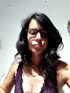 Snapshot of lilithboot chatting on 12.21.25 lilithboot online show from 12.21.25