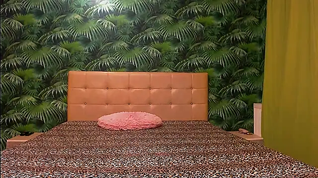 Stella John online show from 01.20.25