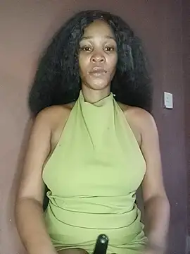 Snapshot of DesiredQueen27 chatting on 05.15.26 DesiredQueen27 online show from 05.15.26
