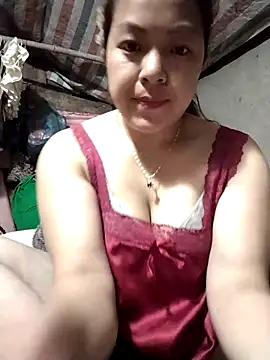 Snapshot of Lucky_cutee chatting on 04.19.26 Lucky cutee online show from 04.19.26