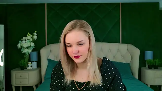 Snapshot of Molly_Voss chatting on 02.13.26 Molly Voss online show from 02.13.26