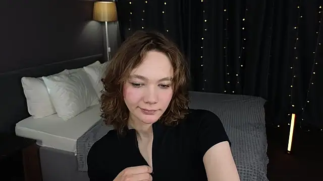 Snapshot of NovaEva_ chatting on 06.01.26 NovaEva online show from 06.01.26