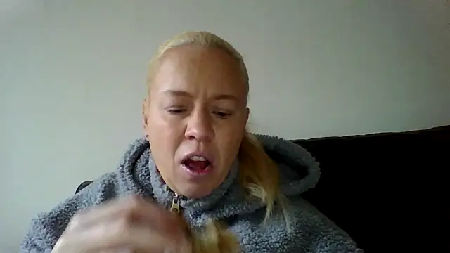jennyblondeuk online show from 02.01.26