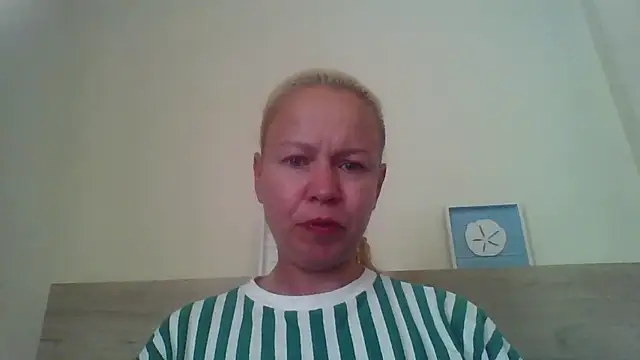 Snapshot of jennyblondeuk chatting on 04.23.26 jennyblondeuk online show from 04.23.26
