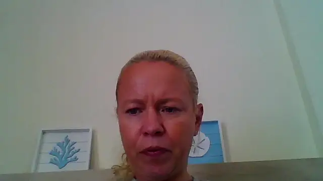 Snapshot of jennyblondeuk chatting on 04.25.26 jennyblondeuk online show from 04.25.26