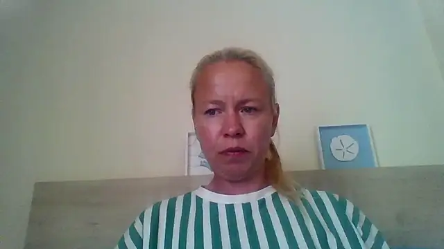 Snapshot of jennyblondeuk chatting on 04.28.26 jennyblondeuk online show from 04.28.26
