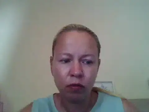 Snapshot of jennyblondeuk chatting on 05.18.26 jennyblondeuk online show from 05.18.26