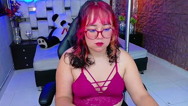 Nami Nerona online show from 01.06.26