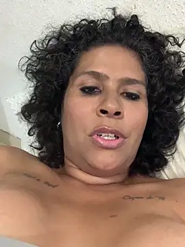 Snapshot of Aline2556 chatting on 12.22.25 Aline2556 online show from 12.22.25