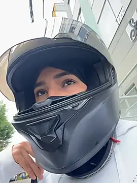 Snapshot of Ema_Rose_ chatting on 01.12.26 Ema Rose online show from 01.12.26