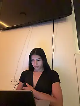 Snapshot of Ema_Rose_ chatting on 07.30.26 Ema Rose online show from 07.30.26