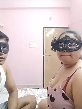 Snapshot of DesiSeductress chatting on 07.16.26 DesiSeductress online show from 07.16.26