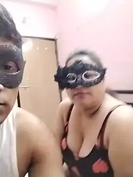 Snapshot of DesiSeductress chatting on 07.17.26 DesiSeductress online show from 07.17.26