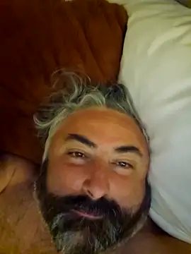 Snapshot of MacGuyver20 chatting on 12.21.25 MacGuyver20 online show from 12.21.25