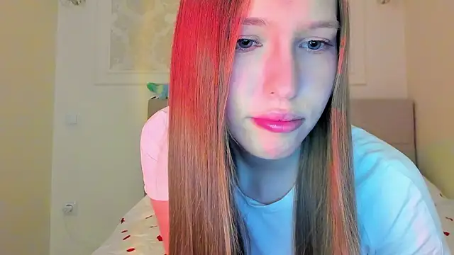 Alllura online show from 02.04.26