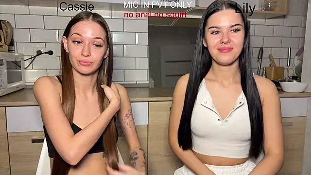 Snapshot of girls_secrets chatting on 01.08.26 girls secrets online show from 01.08.26