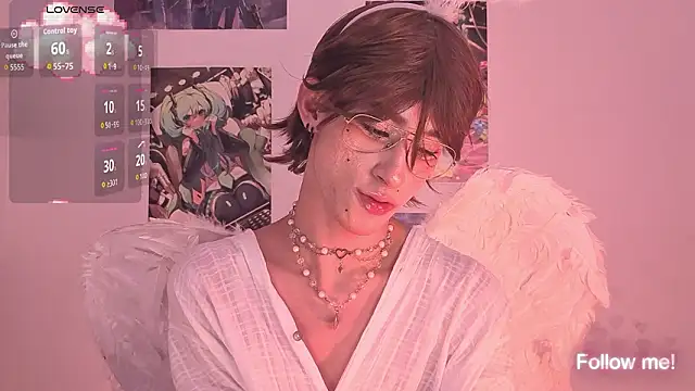 Snapshot of Kitsuneplay_ chatting on 03.01.26 Kitsuneplay online show from 03.01.26