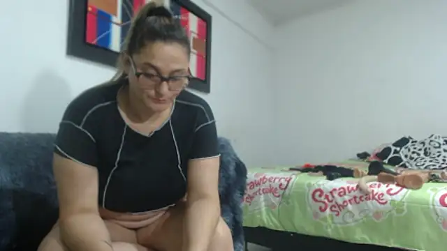 Snapshot of pareja_latina1483 chatting on 03.07.26 pareja latina1483 online show from 03.07.26