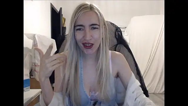 Snapshot of BarbieBlondieGirl chatting on 03.07.26 BarbieBlondieGirl online show from 03.07.26