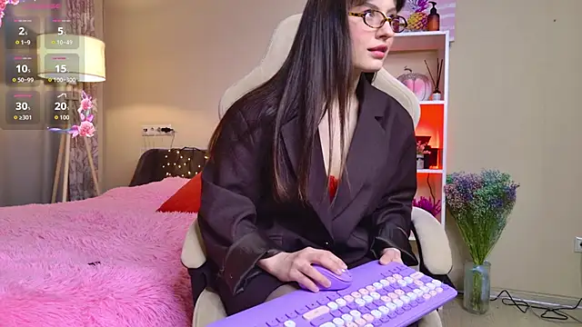 Snapshot of Mirellune chatting on 02.27.26 Mirellune online show from 02.27.26