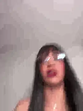 Snapshot of ValentinaEvanz chatting on 05.27.26 ValentinaEvanz online show from 05.27.26