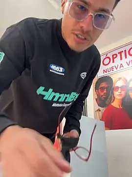 Snapshot of Latin_Paisa_Boy chatting on 04.26.26 Latin Paisa Boy online show from 04.26.26