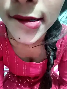 Yours-Zeenat online show from 01.13.26