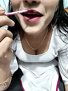 Yours-Zeenat online show from 02.27.26