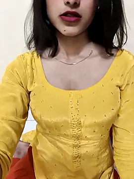 Yours-Zeenat online show from 04.16.26