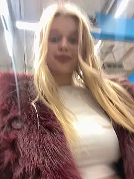 Snapshot of ann_ewu chatting on 01.07.26 ann ewu online show from 01.07.26