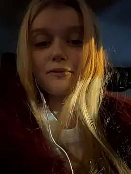 Snapshot of ann_ewu chatting on 01.08.26 ann ewu online show from 01.08.26