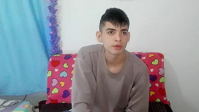 Snapshot of nico22love chatting on 02.10.26 nico22love online show from 02.10.26