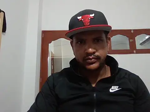 Snapshot of bigdick211292 chatting on 12.22.25 bigdick211292 online show from 12.22.25