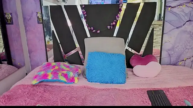 Alice NY online show from 04.09.26