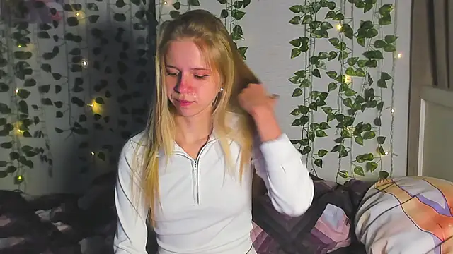 Cute Madam online show from 01.12.26