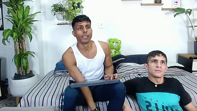 Interracial Snow Bunny online show from 02.07.26