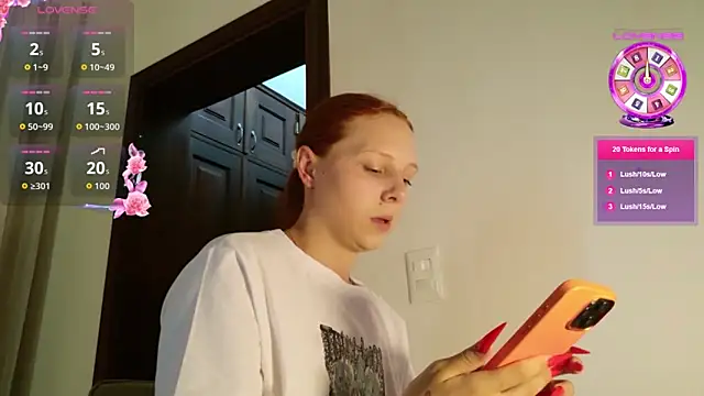 Snapshot of ViktoriaSilk chatting on 04.27.26 ViktoriaSilk online show from 04.27.26