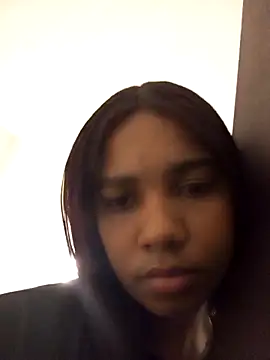 Snapshot of 17mami_sexy chatting on 12.23.25 17mami sexy online show from 12.23.25