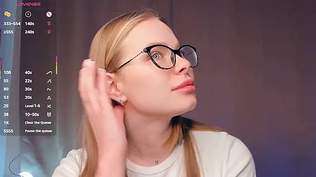 Snapshot of Icehoneybyte chatting on 02.08.26 Icehoneybyte online show from 02.08.26