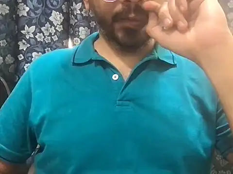 Snapshot of sundar85m chatting on 04.27.26 sundar85m online show from 04.27.26