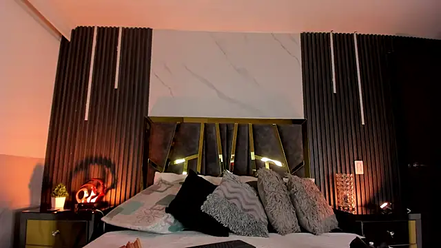 Chloe Connor online show from 04.02.26